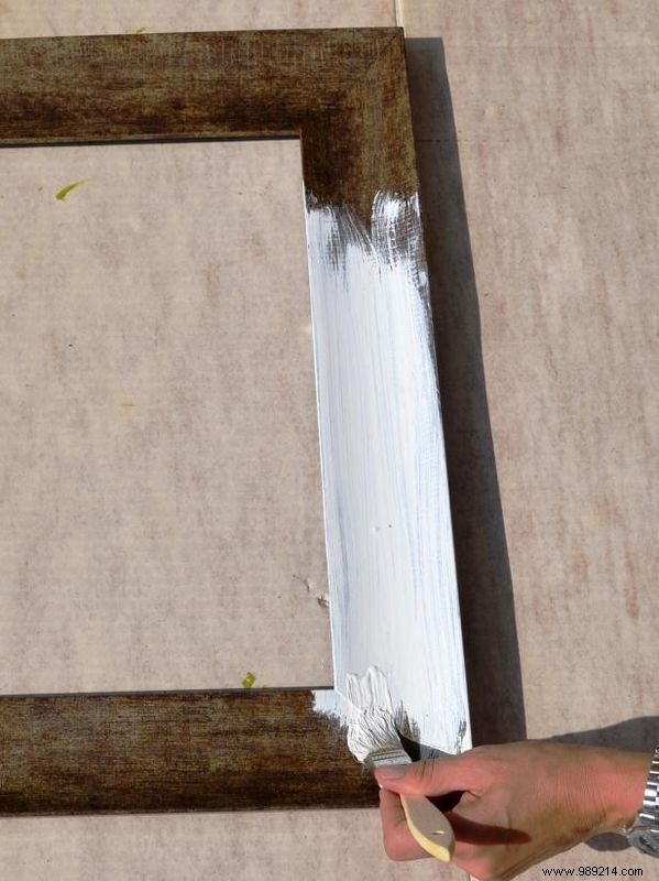 Transform an Old Picture Frame into a Stylish Magnetic Memo Board: Expert DIY Guide