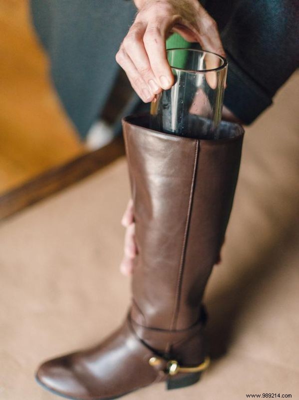 Transform Riding Boots into Elegant Flower Vases: Expert DIY Guide