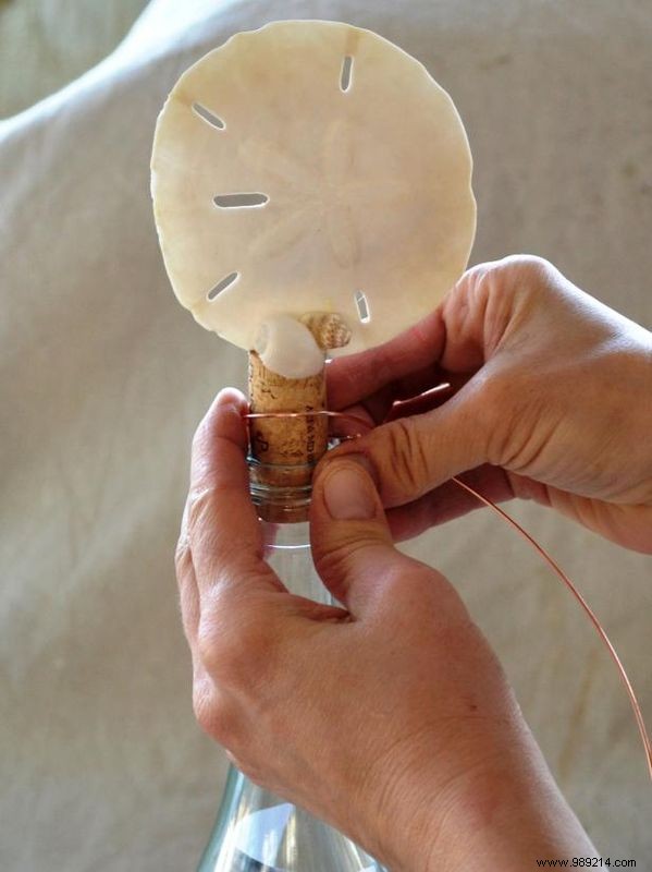 DIY Guide: Upcycle Old Bottles into Charming Photo Display Bottles