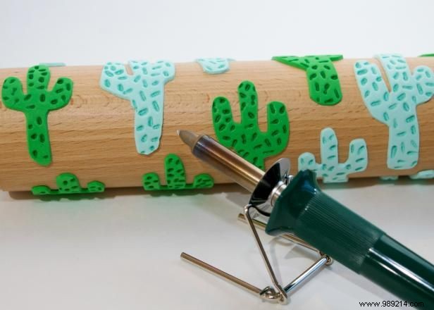DIY Cactus-Print Tea Towels: Transform a Rolling Pin into a Printing Tool