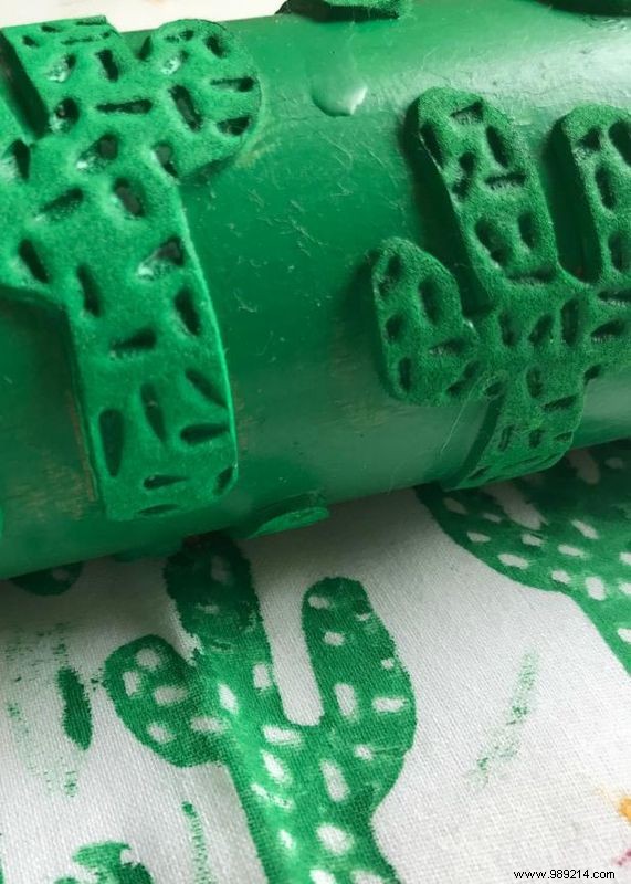 DIY Cactus-Print Tea Towels: Transform a Rolling Pin into a Printing Tool