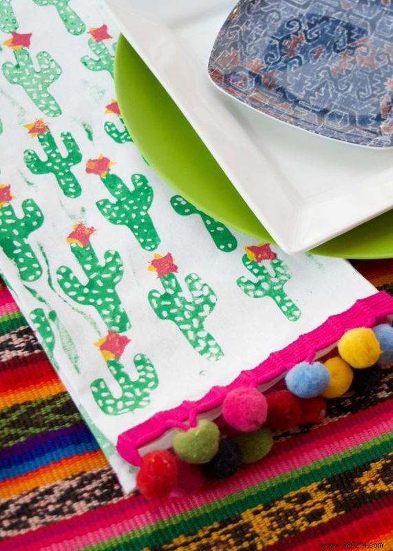 DIY Cactus-Print Tea Towels: Transform a Rolling Pin into a Printing Tool