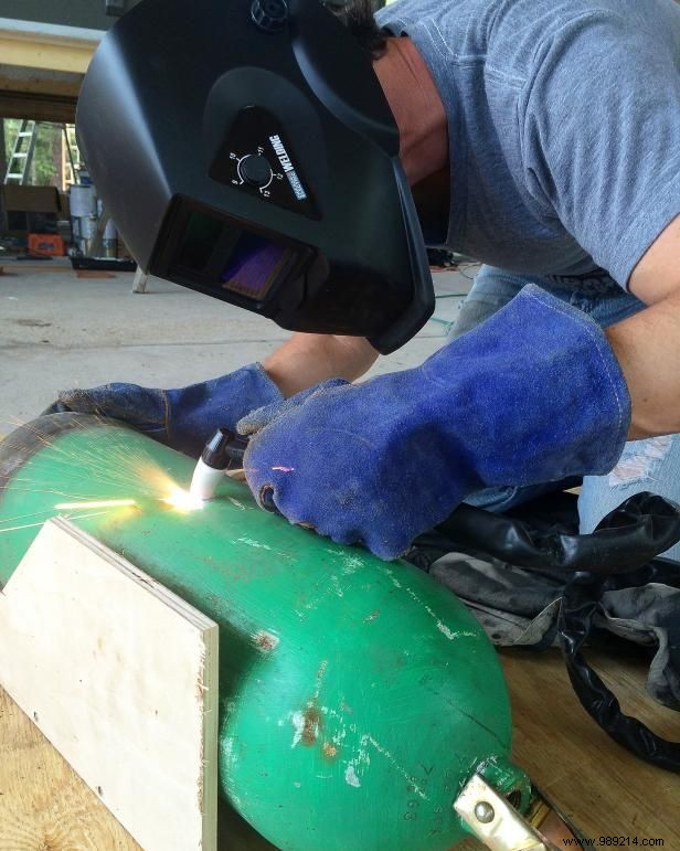 How to Safely Upcycle Gas Cylinders into Industrial Pendant Lights: Expert DIY Guide