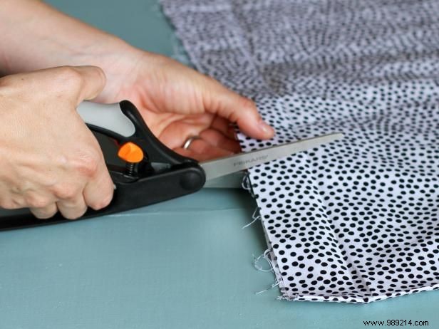 Expert DIY Guide: Upcycle Your Old Desk with Fabric – Step-by-Step Transformation