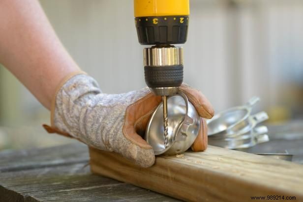 DIY Guide: Upcycle an Old Bike Wheel into a Mesmerizing Garden Wind Spinner