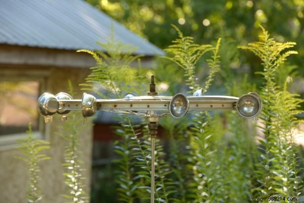 DIY Guide: Upcycle an Old Bike Wheel into a Mesmerizing Garden Wind Spinner