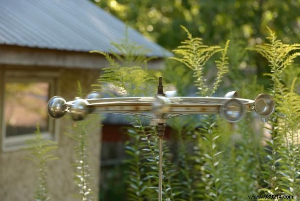 DIY Guide: Upcycle an Old Bike Wheel into a Mesmerizing Garden Wind Spinner