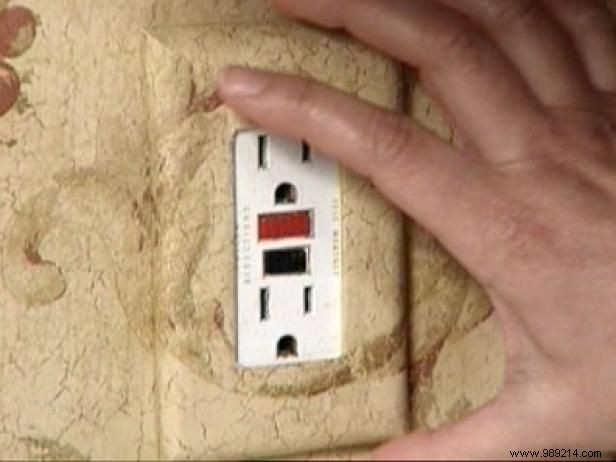 3 Expert Ways to Use Wallpaper as Stylish Home Accents