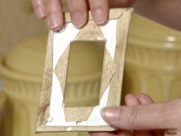 3 Expert Ways to Use Wallpaper as Stylish Home Accents