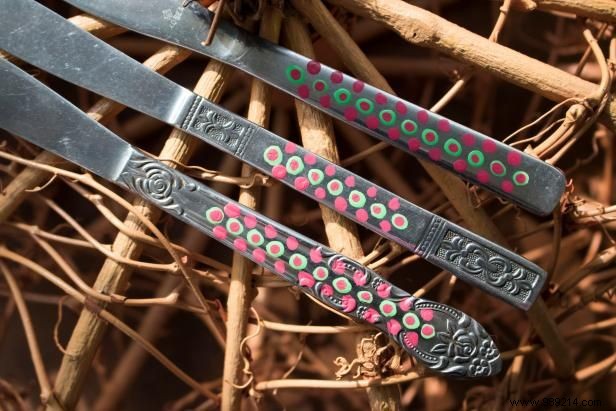 How to Style Mismatched Dinnerware for a Cohesive, Chic Tablescape