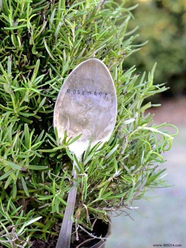 How to Style Mismatched Dinnerware for a Cohesive, Chic Tablescape