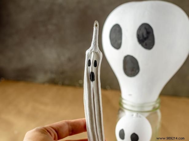 DIY Halloween Ghosts: Craft Spooky Decor from Dried Pumpkins and Okra Pods