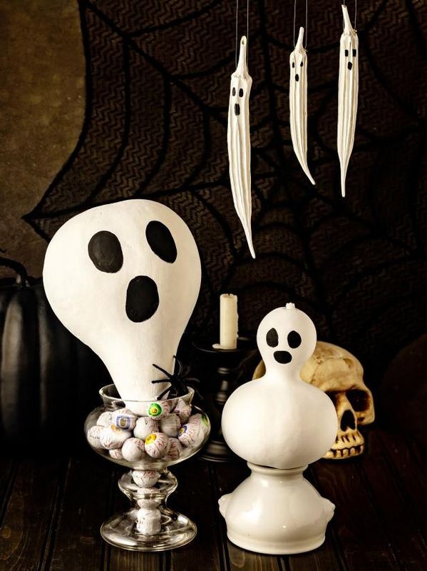 DIY Halloween Ghosts: Craft Spooky Decor from Dried Pumpkins and Okra Pods