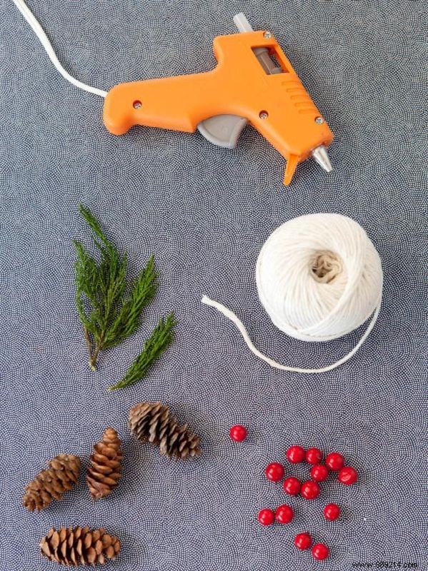 DIY Natural Gift Toppers: Festive Wraps from Backyard Treasures