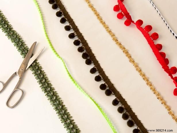 Expert Guide: Wrap Gifts Beautifully with Ribbons and Fabric Trims