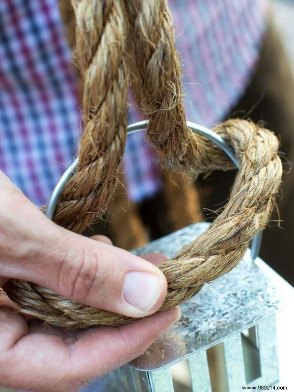DIY Lantern Chandelier: Transform a Ladder into Stunning Hanging Lights