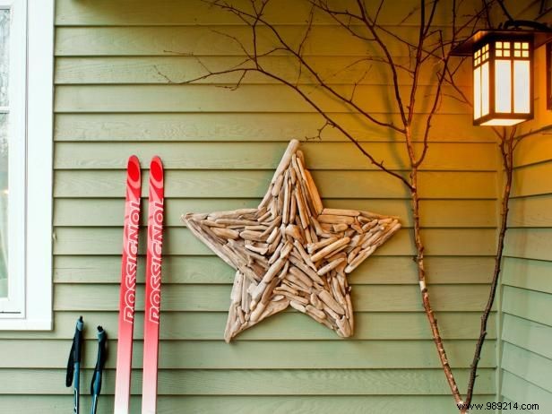 DIY Rustic Driftwood Star: Easy Beach-Inspired Holiday or Porch Decoration