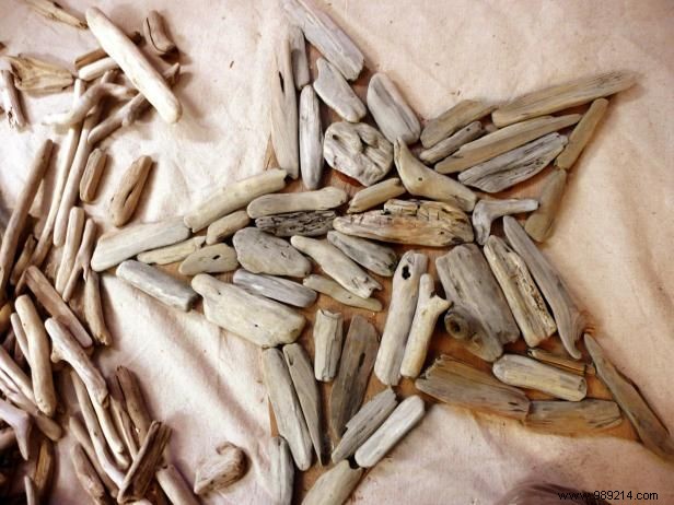 DIY Rustic Driftwood Star: Easy Beach-Inspired Holiday or Porch Decoration