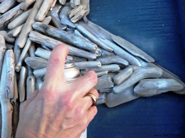 DIY Rustic Driftwood Star: Easy Beach-Inspired Holiday or Porch Decoration