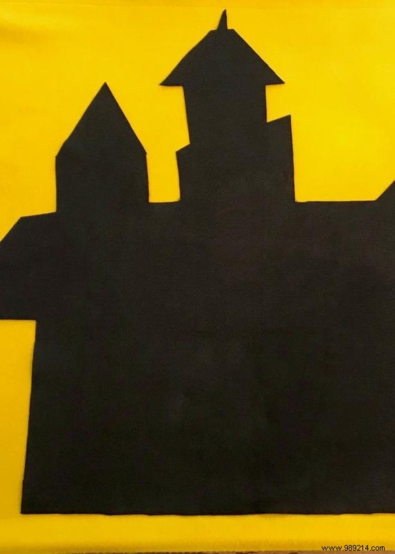 DIY Interactive Halloween Haunted House Felt Board for Kids