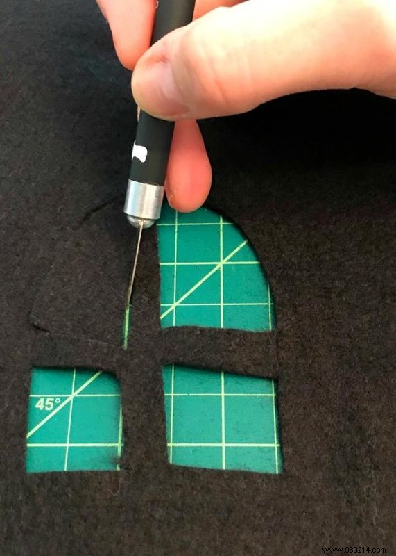 DIY Interactive Halloween Haunted House Felt Board for Kids