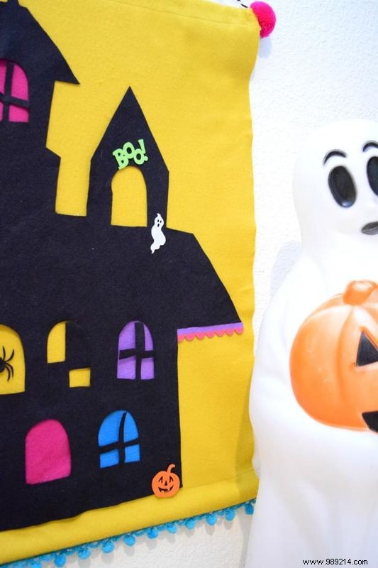 DIY Interactive Halloween Haunted House Felt Board for Kids