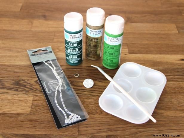 DIY Air-Dry Clay Shamrock Necklace: Festive St. Patrick s Day Craft Tutorial