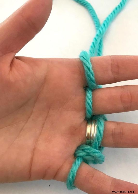 Easy Finger-Knit Necklace Tutorial: No Needles Required