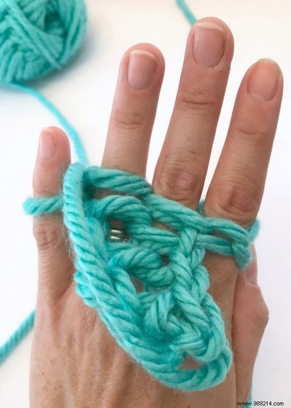 Easy Finger-Knit Necklace Tutorial: No Needles Required