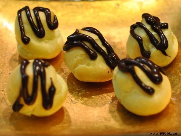 Peanut Butter Dream Puffs: Homemade Choux Pastry Treats for Dogs by Valerie Sorensen
