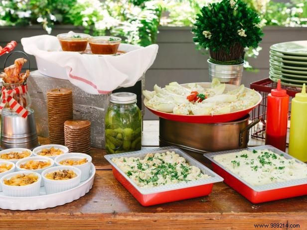 Expert Tips from Event Planners: Hosting Large Crowds in Small Spaces