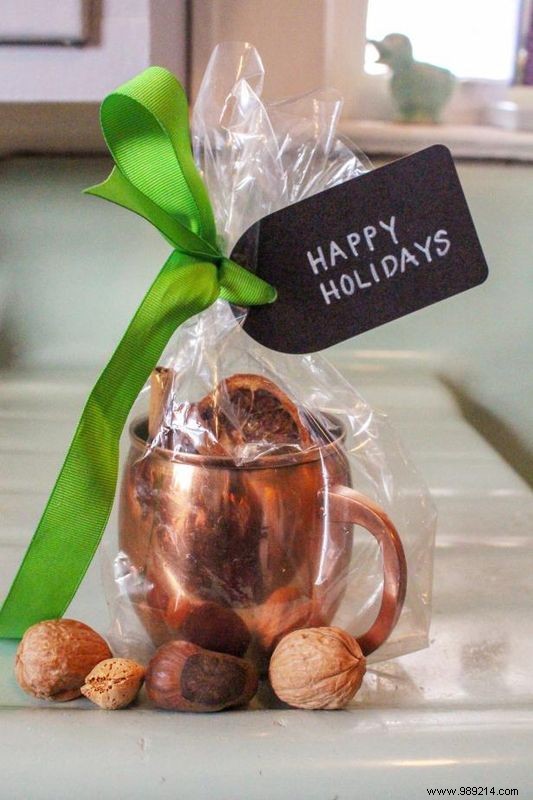 DIY Holiday Potpourri: Craft Festive, Natural Scents for Your Home
