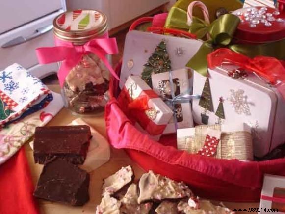 Homemade Mint Chocolate Bark: Easy Recipe for Festive Treats and Gifts