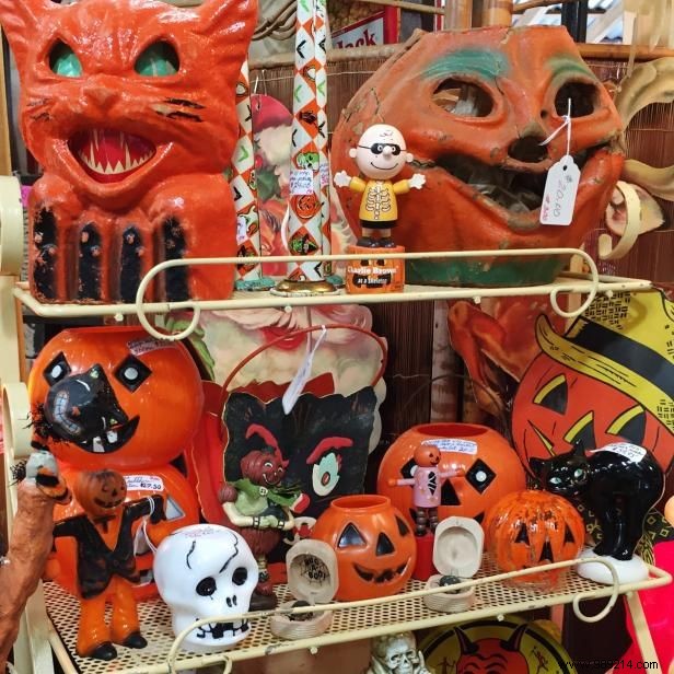 Expert Tips for Building a Stunning Vintage Christmas Decoration Collection