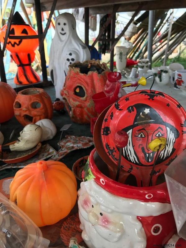 Expert Tips for Building a Stunning Vintage Christmas Decoration Collection