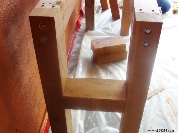 Build a Sturdy Recycled Wood Workbench: Expert DIY Step-by-Step Guide