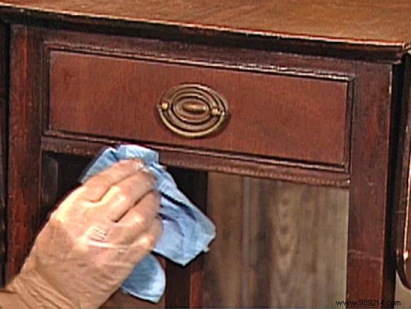 Mastering Hand-Rubbed Tung Oil Finishes for an Authentic Antique Look