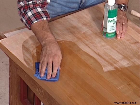 Expert Guide to Non-Toxic Wood Finishes for Butcher Blocks and Toys