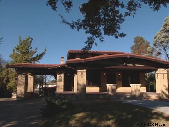 Exploring the Origins and Iconic Features of Craftsman Architecture