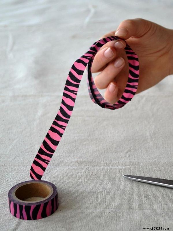 3 Easy DIY Duct Tape and Washi Tape Bracelet Tutorials