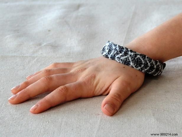 3 Easy DIY Duct Tape and Washi Tape Bracelet Tutorials