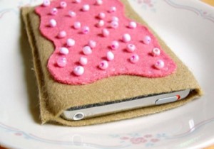 DIY Toaster Pastry iPod Cozy: Charming Felt Craft Tutorial