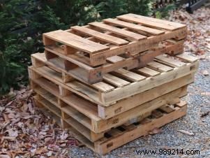DIY Guide: Transform a Shipping Pallet into Rustic Outdoor Patio Art or Custom Sign
