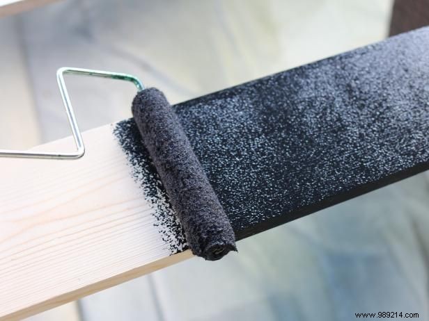 DIY Guide: Transform a Shipping Pallet into Rustic Outdoor Patio Art or Custom Sign