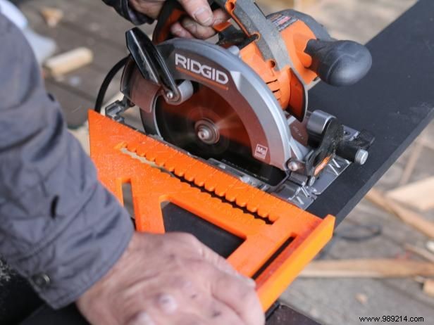 DIY Guide: Transform a Shipping Pallet into Rustic Outdoor Patio Art or Custom Sign