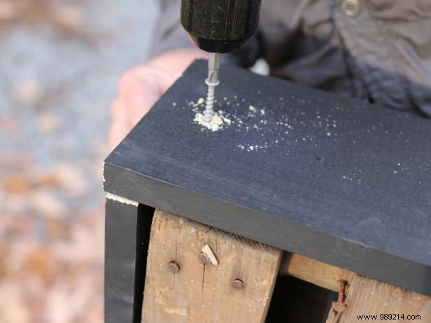 DIY Guide: Transform a Shipping Pallet into Rustic Outdoor Patio Art or Custom Sign