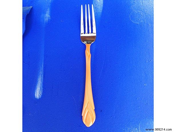 Transform Thrift Store Cutlery into Elegant Wedding Silverware: Easy DIY Painting Guide