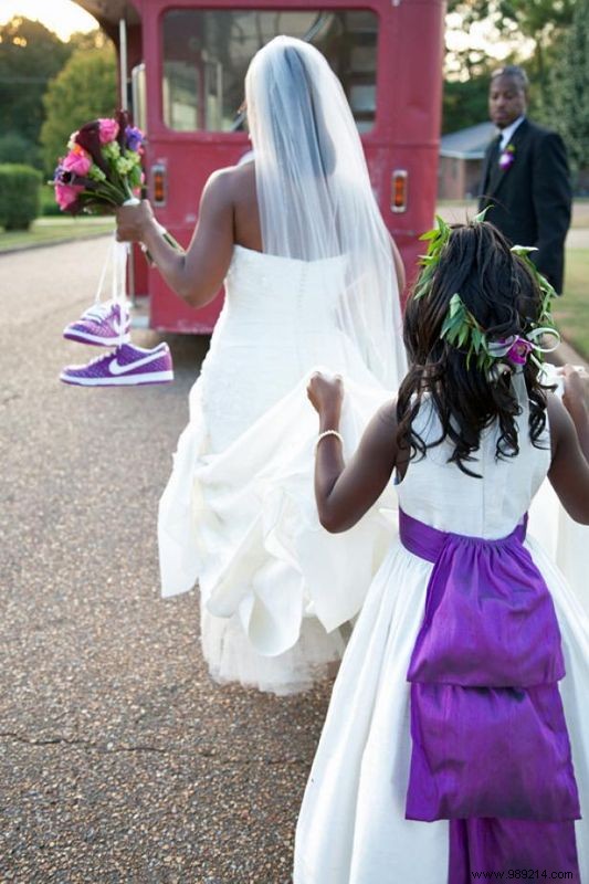 Wedding Photos: Hire a Professional or Go DIY? Insights from Top Photographers